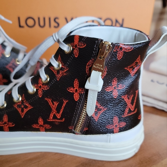 Louis Vuitton Catogram Stellar Sneakers - Picture 5 of 15